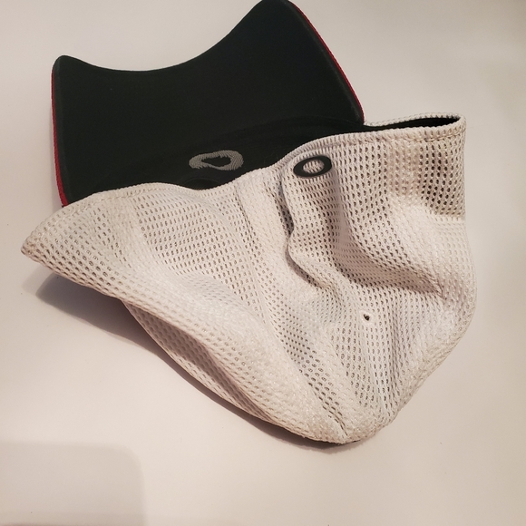 Oakley hat C2 - Picture 2 of 3